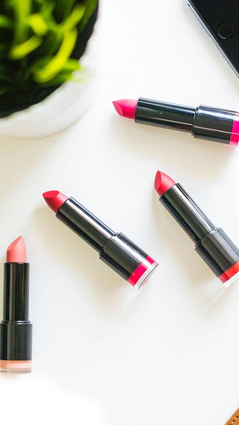 Gincu Matte Vs Satin – Mana Yang Sesuai Untuk Bibir Kering?