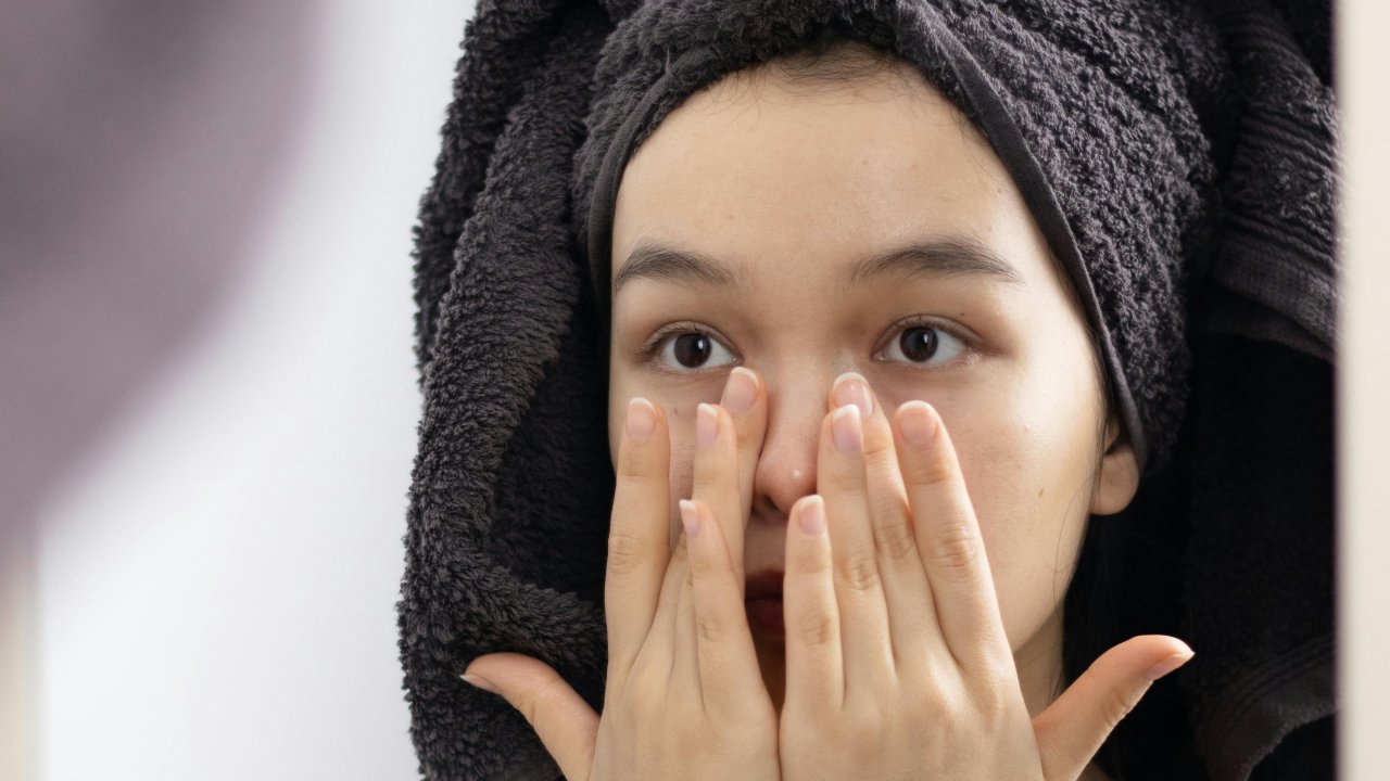 Penjagaan Kulit Minimalis – Kurang Produk, Lebih Banyak Hasil?